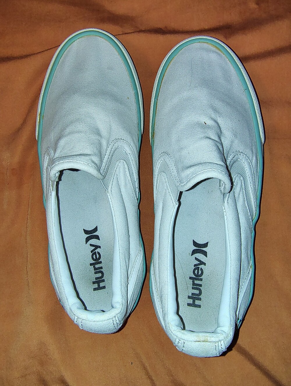 Hurley Men's Size 7.5 White Slip Ons